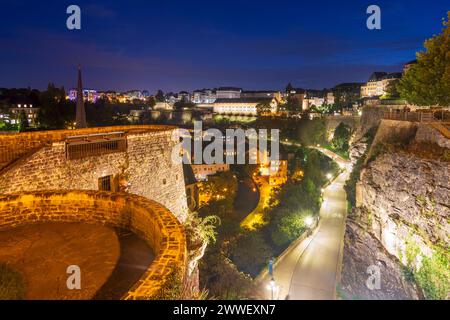 Vallée de l'Alzette, quartier Grund, vue depuis le rocher Bock Luxembourg ville Luxembourg, LÃt Luxembourg Luxembourg Luxembourg Banque D'Images