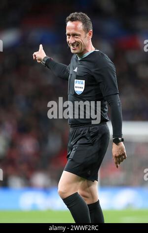 Londres, Royaume-Uni. 23 mars 2024. L'arbitre Artur Manuel Ribeiro Soares Dias (Portugal) fait des gestes lors du match amical international Angleterre - Brésil au stade de Wembley, Londres, Angleterre, Royaume-Uni le 23 mars 2024 crédit : Every second Media/Alamy Live News Banque D'Images