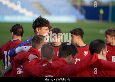 MURCIE, ESPAGNE - 22 MARS : Djordije Medenica regarde avant le match amical international masculin des moins de 18 ans entre la Tchéquie et les moins de 18 ans des pays-Bas au stade Pintar Arena, le 22 mars 2024 à San Pedro del Pinatar, Murcie, Espagne. (Photo de Francisco Macia/photos Players images) Banque D'Images