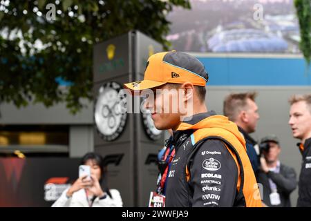 MELBOURNE, AUSTRALIE 24 mars 2024. Photo : 04 Lando Norris (GBR) McLaren Formula 1 Team dans le paddock au Rolex Australian Grand Prix 2024 de la FIA Formula 1 3ème manche du 22 au 24 mars à l'Albert Park Street circuit, Melbourne, Australie. Crédit : Karl Phillipson/Alamy Live News Banque D'Images