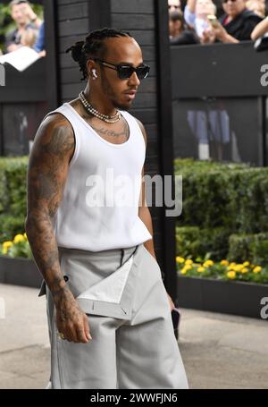 MELBOURNE, AUSTRALIE 24 mars 2024. Photo : 44 Lewis Hamilton (GBR) Mercedes-AMG Petronas F1 Team dans le paddock au Rolex Australian Grand Prix 2024 de la FIA Formula 1 3ème manche du 22 au 24 mars à l'Albert Park Street circuit, Melbourne, Australie. Crédit : Karl Phillipson/Alamy Live News Banque D'Images