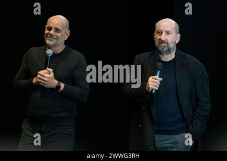 Chieti, Italie. 23 mars 2024. Riccardo Milani et Antonio Albanese assistent à l'avant-première du film ''un mondo a parte'' à l'UCI luxe Megalo à Chieti, Italie, le 23 mars 2024. (Photo de Marco Zac/NurPhoto) crédit : NurPhoto SRL/Alamy Live News Banque D'Images