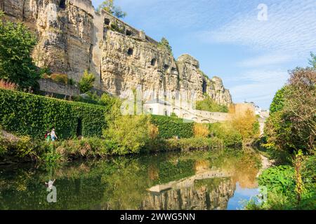 Luxembourg ville (Luxembourg, Lëtzebuerg) : Rock Bock, rivière Alzette in , Luxembourg, Luxembourg Banque D'Images