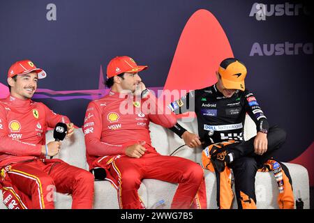 MELBOURNE, AUSTRALIE 24 mars 2024. 16 Charles Leclerc (MCO) Scuderia Ferrari (gauche) 55 Carlos Sainz Jr. (ESP) Scuderia Ferrari (au centre) et 04 Lando Norris (GBR) McLaren Formula 1 Team (à droite) lors de la conférence de presse post-course du Rolex Australian Grand Prix FIA de formule 1 2024 3ème tour du 22 au 24 mars à l'Albert Park Street circuit, Melbourne, Australie. Crédit : Karl Phillipson/Alamy Live News Banque D'Images