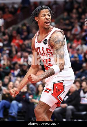 Chicago, États-Unis. 23 mars 2024. L'attaquant des Chicago Bulls Dalen Terry célèbre après avoir marqué lors d'un match de saison régulière entre les Boston Celtics et les Chicago Bulls à Chicago, aux États-Unis, le 23 mars 2024. Crédit : Joel Lerner/Xinhua/Alamy Live News Banque D'Images