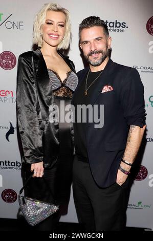 Verena Kerth und Marc Terenzi BEI der Doppelfeier 5 Jahre Faceclub und Geburtstag von Sören Bauer in der Kasematte 20. Hambourg, 23.03.2024 *** Verena Kerth et Marc Terenzi lors de la double célébration des 5 ans de Faceclub et Sören Bauers à Kasematte 20 Hambourg, 23 03 2024 Foto:xgbrcix/xFuturexImagex bauer 4321 Banque D'Images