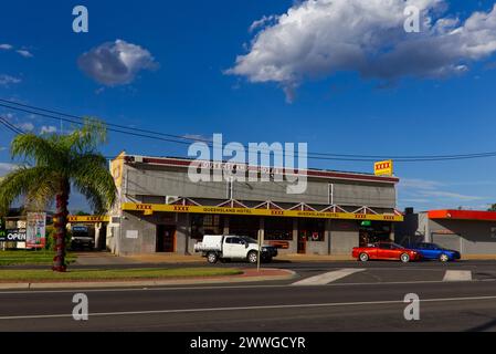 L'hôtel historique Queensland est le plus ancien établissement autorisé de Miles, situé sur les Darling Downs Queensland Australie Banque D'Images