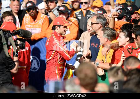 MELBOURNE, AUSTRALIE. 24 mars 2024. 55 Carlos Sainz Jr. (ESP) Scuderia Ferrari célébrations post-course suite à la réalisation du 3ème tour FIA Formula 1 Rolex Australian Grand Prix 2024 du 22 au 24 mars à l'Albert Park Street circuit, Melbourne, Australie. Crédit : Karl Phillipson/Alamy Live News. Banque D'Images