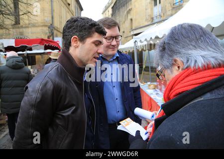 Aurélien Pradié, homme politique français « les Républicains », député du département du Lot, lors de la campagne électorale municipale à Sarlat en Périgord Noi Banque D'Images