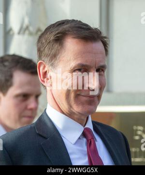 Londres, Angleterre, Royaume-Uni. 24 mars 2024. Le chancelier de l'Échiquier JEREMY HUNT est vu à Westminster alors qu'il apparaît dans les émissions politiques du dimanche. (Crédit image : © Tayfun Salci/ZUMA Press Wire) USAGE ÉDITORIAL SEULEMENT! Non destiné à UN USAGE commercial ! Crédit : ZUMA Press, Inc/Alamy Live News Banque D'Images