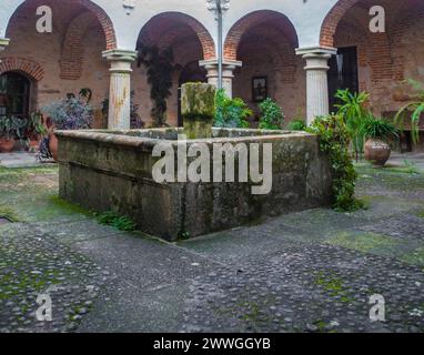 P. de Acim, Espagne - 21 janvier 2024 : Nouveau cloître du couvent El Palancar, Pedroso de Acim, Caceres, Espagne Banque D'Images