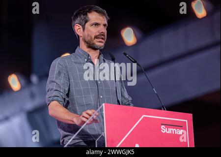 Madrid, Espagne. 23 mars 2024. Ernest Urtasun, ministre espagnol de la culture, vu parler lors de l'Assemblée du parti politique espagnol de gauche Sumar célébré au centre d'événements la Nave de Villaverde à Madrid. (Photo Alberto Gardin/SOPA images/SIPA USA) crédit : SIPA USA/Alamy Live News Banque D'Images