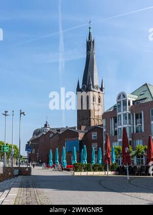 Dusseldorf, Allemagne - 1er juin 2023 : vue de équipé Église Lambertus située dans la vieille ville, ou altstadt zone de Dusseldorf en Rhénanie du Nord-Westphalie, GE Banque D'Images