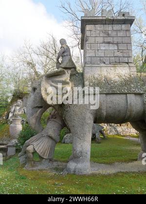 Le Sacro Bosco ('Sacred Grove') alias Parco dei Mostri (Parc des monstres) à Bomarzo, province de Viterbe, Latium, Italie. 23 mars 2024 Banque D'Images