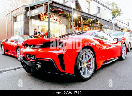 Melbourne, Victoria, Australie. 25 mars 2024. MELBOURNE, AUSTRALIE - 24 MARS : les fans célèbrent Carlos Sainz, pilote de la Scuderia Ferrari, gagnant le Grand Prix d'Australie avec Charles Leclerc de Ferrari à la deuxième place à Melbourne, Australie (crédit image : © Chris Putnam/ZUMA Press Wire) USAGE ÉDITORIAL SEULEMENT ! Non destiné à UN USAGE commercial ! Crédit : ZUMA Press, Inc/Alamy Live News Banque D'Images