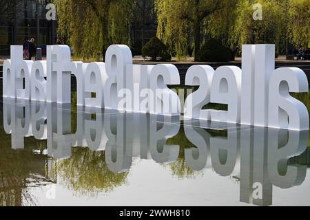 Leipziger Buchmesse 2024, Messe à Leipzig. Foto : Alles ausser flach, Messesee *** salon du livre de Leipzig 2024, salon de Leipzig photo tout sauf plat, Messesee Banque D'Images