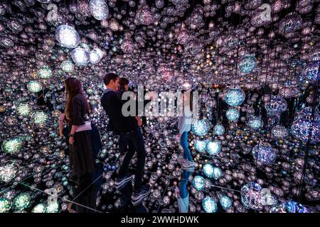 TEAMLAB SANS FRONTIÈRE TOKYO Banque D'Images