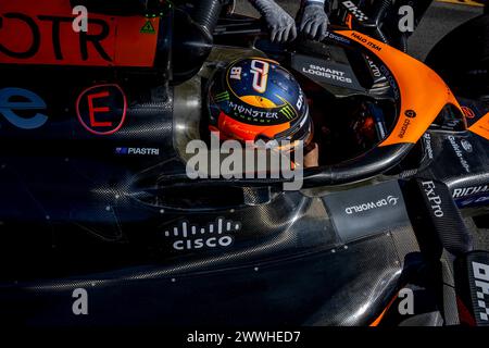 Melbourne, Australie, le 24 mars, Oscar Piastri, de l'Australie, concourt pour McLaren F1. Jour de la course, manche 03 du championnat de formule 1 2024. Crédit : Michael Potts/Alamy Live News Banque D'Images