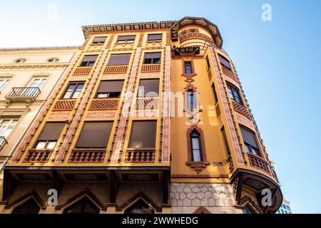 MALAGA, Espagne, 01.09.2019. Sagasta 5 Guerrero Strachan bâtiment historique sur le coin avec Herreria del Rey. Banque D'Images