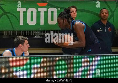 Almere, pays-Bas. 24 mars 2024. ALMERE, PAYS-BAS - 24 MARS : DJ Fenner de Heroes Den Bosch a déçu lors du match final de la TOTO Basketball Cup entre Heroes Den Bosch et Landstede Hammers au Topsportcentrum le 24 mars 2024 à Almere, pays-Bas. (Photo par Andre Weening/Orange Pictures) crédit : Orange pics BV/Alamy Live News Banque D'Images