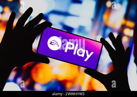 4 décembre 2023, Brésil. Dans cette illustration photo, le logo EA Play est affiché sur l'écran d'un smartphone. 4 décembre, 4 décembre 2023, Brésil. En t Banque D'Images