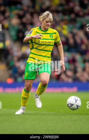 Norwich le dimanche 24 mars 2024. Courtnay Ward Chambers de Norwich City sur le ballon lors du match de la FA Women's National League Division One entre Norwich City Women et Queens Park Rangers à Carrow Road, Norwich le dimanche 24 mars 2024. (Photo : David Watts | mi News) crédit : MI News & Sport /Alamy Live News Banque D'Images