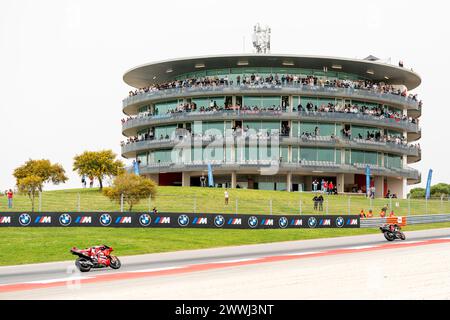 Portimao, Portugal. 24 mars 2024. PORTIMAO, PORTUGAL - 24 MARS : vue d'ensemble du Grand Premio Tissot de Portugal, MotoGP, course à Autodromo Internacional do Algarve le 24 mars 2024 à Portimao, Portugal. (Photo de Henk Seppen/Orange Pictures) crédit : Orange pics BV/Alamy Live News Banque D'Images