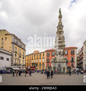 Obélisque Guglia de la Vierge Immaculée, place Gesu Nuovo, Naples, Campanie, Italie Banque D'Images