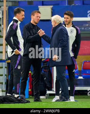 Julian Nagelsmann , Bundestrainer, Nationaltrainer, Rudi Völler, Voeller (DFB Sportdirektor), Sandro Wagner, Benjamin Glück, assistent entraîneur DFB dans le match amical FRANCE - ALLEMAGNE 0-2 FRANKREICH - DEUTSCHLAND 0-2 en préparation pour les Championnats d'Europe 2024 le 23 mars 2024 à Lyon, France. © Peter Schatz / Alamy Live News Banque D'Images