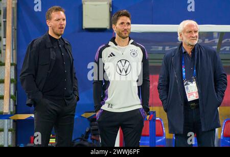 Julian Nagelsmann , Bundestrainer, Nationaltrainer, Rudi Völler, Voeller (DFB Sportdirektor), Benjamin Glück, assistent entraîneur DFB dans le match amical FRANCE - ALLEMAGNE 0-2 FRANKREICH - DEUTSCHLAND 0-2 en préparation pour les Championnats d'Europe 2024 le 23 mars 2024 à Lyon, France. © Peter Schatz / Alamy Live News Banque D'Images