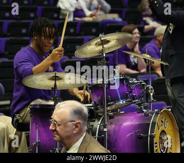 Baton Rouge, États-Unis. 24 mars 2024. Le groupe de pep LSU Lady Tigers se produit lors d'un match de deuxième tour du tournoi de basket-ball féminin de la NCAA à Baton Rouge, en Louisiane, le dimanche 24 mars 2024. (Photo de Peter G. Forest/SipaUSA) crédit : Sipa USA/Alamy Live News Banque D'Images