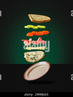 sandwich volant maison classique, pain, tomates, concombres, fromage, salami Banque D'Images