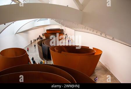 Installation artistique en acier. Matter of Time de Richard Serra. Musée Geggenheim à Bilbao, Espagne Banque D'Images