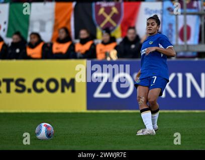 Dagenham, Royaume-Uni. 24 mars 2024. Super League pour femme. West Ham V Chelsea. Chigwell construction Stadium. Dagenham. Jess carter (Chelsea) lors du match de Super League Womens de West Ham V Chelsea au Chigwell construction Stadium, Dagenham. Crédit : Sport in Pictures/Alamy Live News Banque D'Images