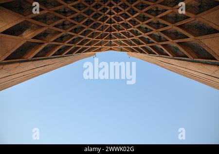 La Tour Azadi est un symbole de liberté en Iran, le symbole principal de la capitale iranienne. MS ZI LA Azadi Tower - Freedom Tower, la porte de Téhéran Banque D'Images