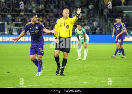 Orlando, Floride, États-Unis, 23 mars 2024, L'arbitre Estaban Rosano fait un appel au stade Inter&Co. (Crédit photo : Marty Jean-Louis/Alamy Live News Banque D'Images