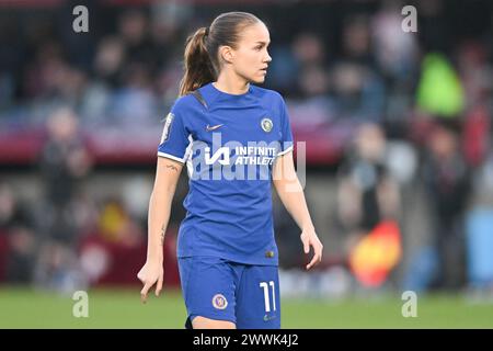 Dagenham le dimanche 24 mars 2024. Guro Reiten (11 Chelsea) regarde pendant le match de Super League féminine de Barclays FA entre West Ham United et Chelsea au Chigwell construction Stadium, Dagenham, dimanche 24 mars 2024. (Photo : Kevin Hodgson | mi News) crédit : MI News & Sport /Alamy Live News Banque D'Images