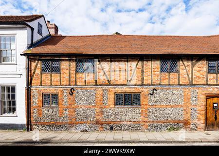 L'élévation avant à colombages de la Old Foundry dans l'historique Friday Street à Henley-on-Thames, une ville du sud de l'Oxfordshire Banque D'Images