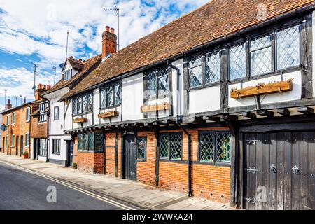 Maisons et bâtiments à colombages de la période historique, y compris 'Old Timbers' dans Friday Street à Henley-on-Thames, une ville du sud de l'Oxfordshire Banque D'Images