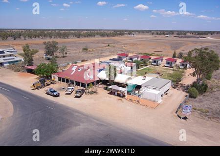 Aérien du seul hôtel du village frontalier de Hebel Queensland Australie, Nouvelle-Galles du Sud/Queensland Banque D'Images