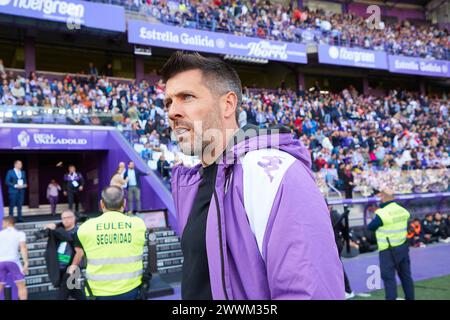 Valladolid, Espagne. 24 mars 2024. Paulo Pezzolano, l'entraîneur-chef du Real Valladolid, regarde lors du 2023/24 match de football LaLiga Hypermotion week 32 entre le Real Valladolid et SD Eibar au stade Jose Zorrilla. Score final : Real Valladolid 3 : 1 SD Eibar (photo par Federico Titone/SOPA images/Sipa USA) crédit : Sipa USA/Alamy Live News Banque D'Images