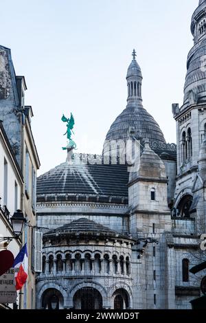 5 décembre 2023-la basilique du Sacré coeur de Montmartre, communément appelée Basilique du Sacré-Cœur et souvent simplement Sacré-Cœur, est une église catholique romaine Banque D'Images