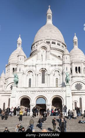 5 décembre 2023-la basilique du Sacré coeur de Montmartre, communément appelée Basilique du Sacré-Cœur et souvent simplement Sacré-Cœur, est une église catholique romaine Banque D'Images