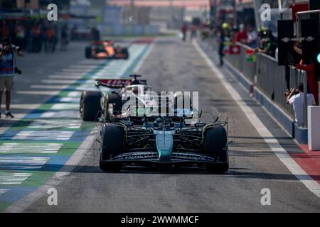CIRCUIT INTERNATIONAL DE BAHREÏN, BAHREÏN - 23 FÉVRIER : lance Stroll, Aston Martin F1 AMR23 pendant les essais de Bahreïn sur le circuit international de Bahreïn le 23 février 2024 à Sakhir, Bahreïn. (Photo de Michael Potts/BSR Agency) crédit : BSR Agency/Alamy Live News Banque D'Images