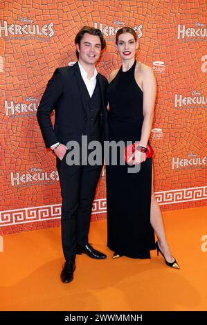 Linus Bruhn und Rebecca Kunikowski BEI der Premiere des comédies musicales Hercules im Stage Theater Neue Flora. Hambourg, 24.03.2024 *** Linus Bruhn et Rebecca Kunikowski à la création de la comédie musicale Hercules au Théâtre Neue Flora Hambourg, 24 03 2024 Foto:xgbrcix/xFuturexImagex hercules prem 4350 Banque D'Images