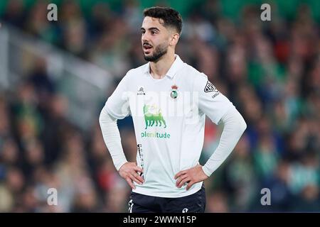 Andres Martin du Real Racing Club regarde pendant le match LaLiga Hypermotion entre Real Racing Club et CD Eldense au stade El Sardinero sur Marc Banque D'Images