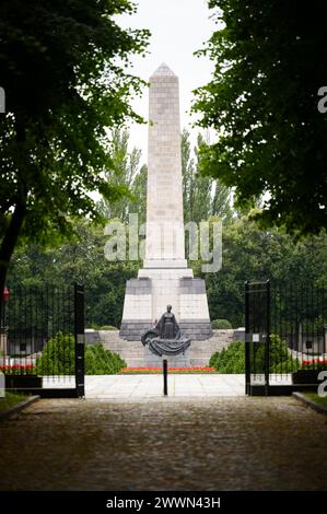 Berlin. Allemagne. Le Mémorial soviétique de la guerre à Schönholzer Heide (Sowjetisches Ehrenmal in der Schönholzer Heide). Le cimetière a été conçu par un groupe Banque D'Images