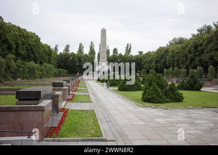 Berlin. Allemagne. Le Mémorial soviétique de la guerre à Schönholzer Heide (Sowjetisches Ehrenmal in der Schönholzer Heide). Le cimetière a été conçu par un groupe Banque D'Images