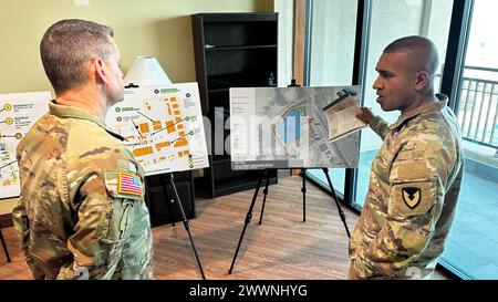 Le Sgt Major de l'armée Michael Weimer visite une unité de logement familial sur la garnison américaine Humphreys, en Corée du Sud, le 10 février 2024. Armée Banque D'Images