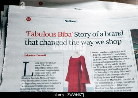 « Fabulous Biba » histoire d'une marque qui a changé la façon dont nous magasinons » le journal Guardian titre 1960s 1970s article de vente au détail de mode 23 mars 2024 Londres Royaume-Uni Banque D'Images